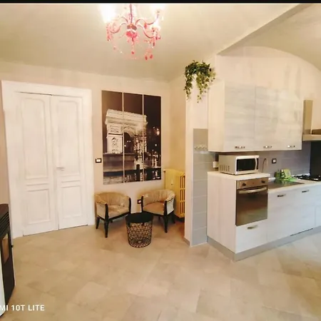 Deregre 2 Apartment