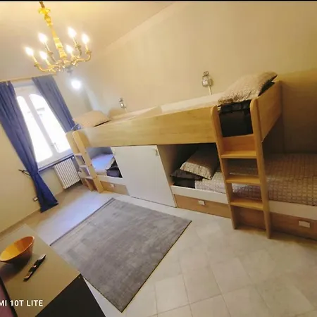Deregre 2 Apartment